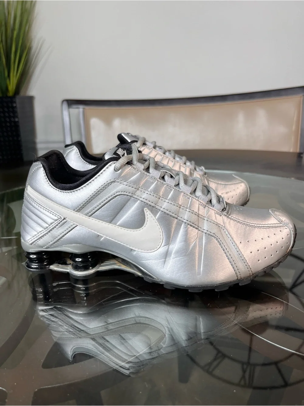 Nike Shos NZ Metallic Silver Women’s Sneakers Sz 8.5